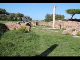 04907 ostia - regio i - insula xvii - terme del mitra (i,xvii,2) - blick ri norden - raum d - raum e - raum f - apsis raum g.jpg